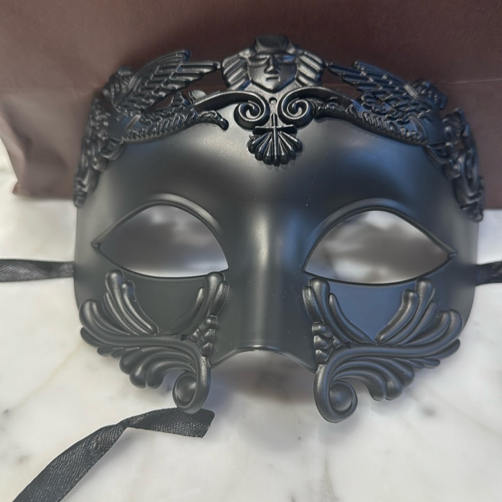 Men’s Roman mask in black for either Halloween or costume party.